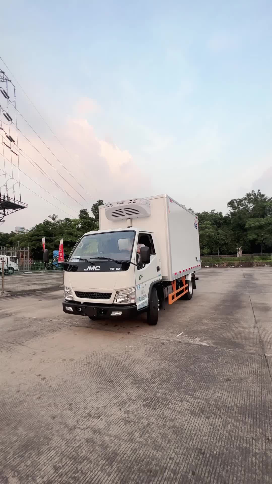 江铃顺达小卡《我觉得，你在太阳里也会发光》