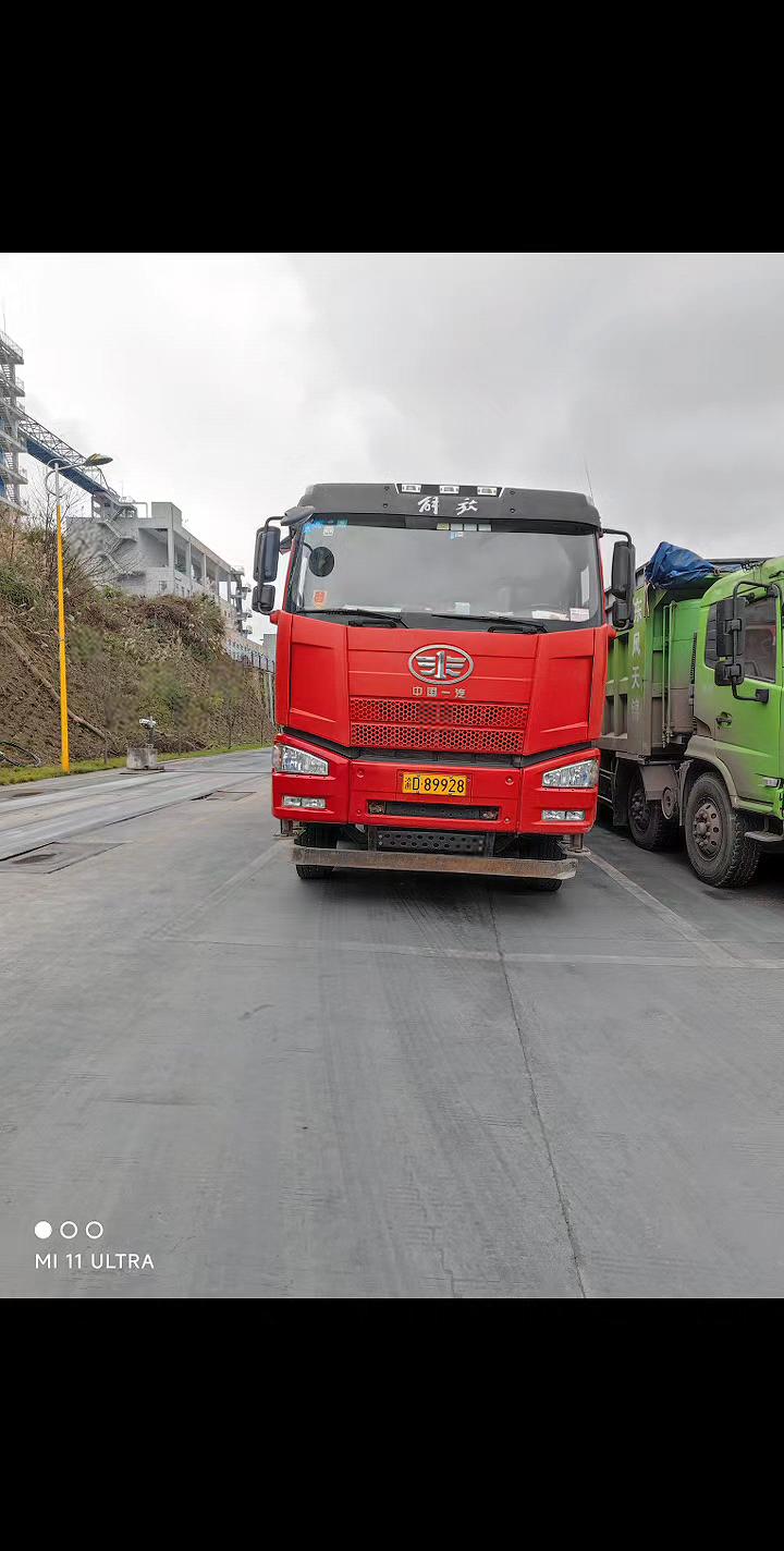 解放j6p，前四后八自卸车，2017年11月上户，好车不等人