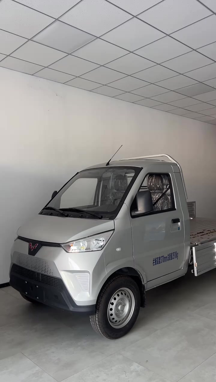 石家庄恒帅菱势新能源汽车4s店正在直播