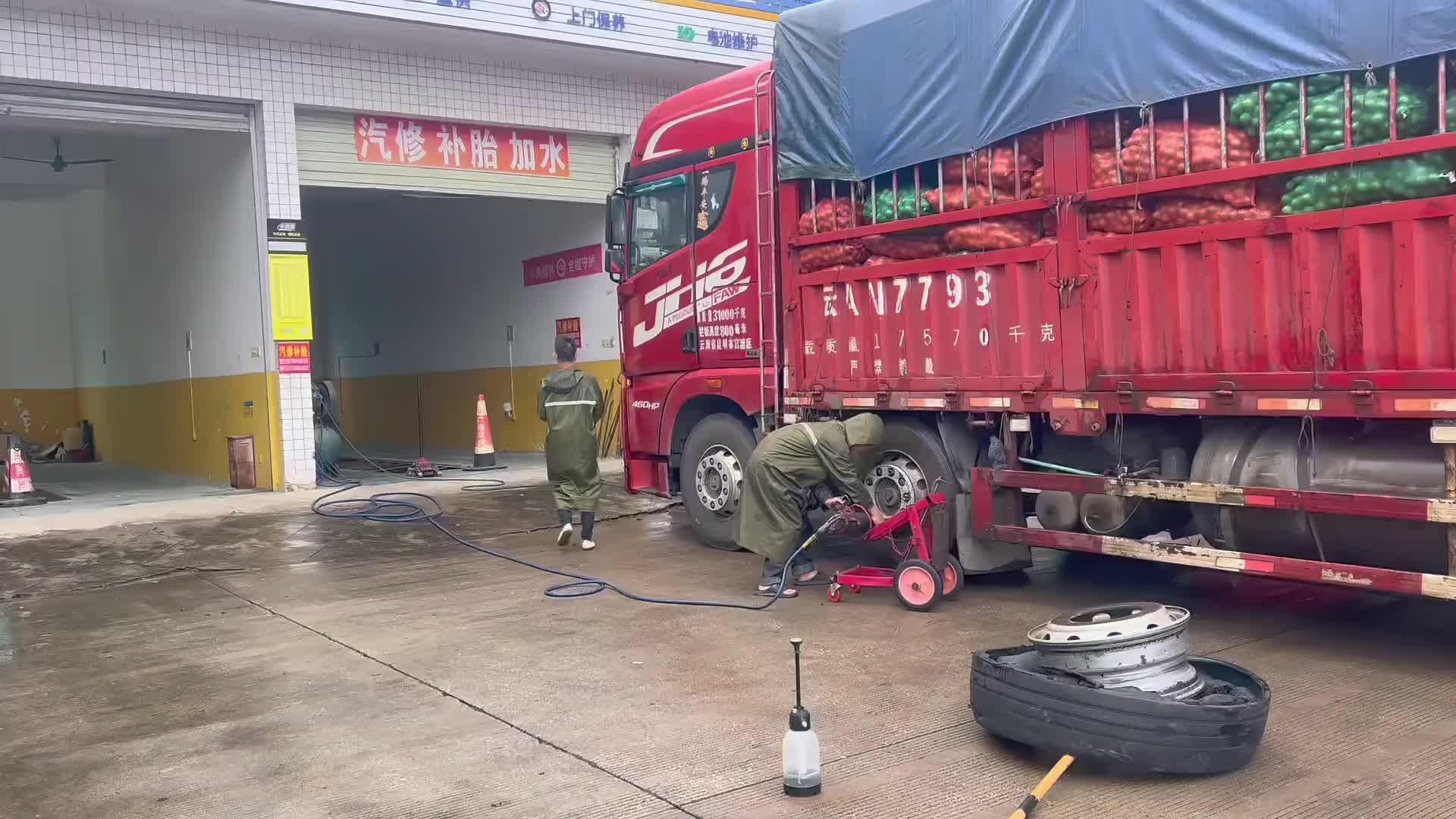 南宁高速服务区换备胎200块