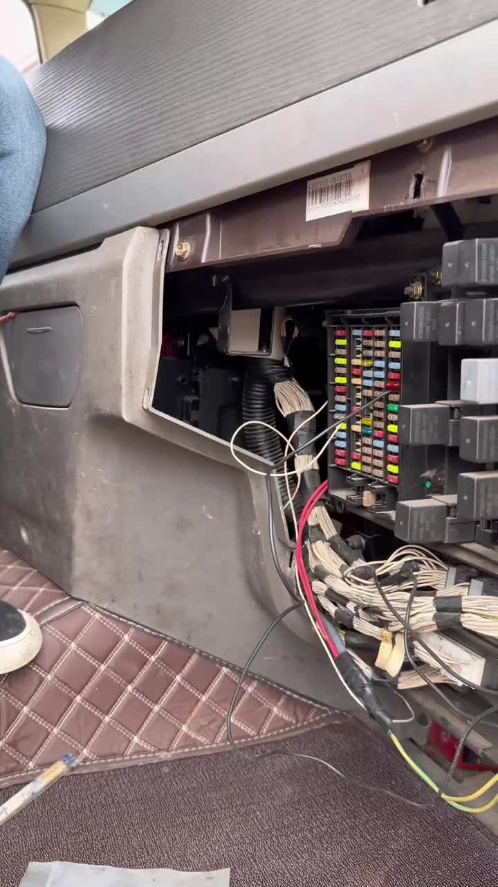 东风旗舰车走在半道 光有电不启车的应急方法 学会了点个关注吧全国卡友 东风旗舰