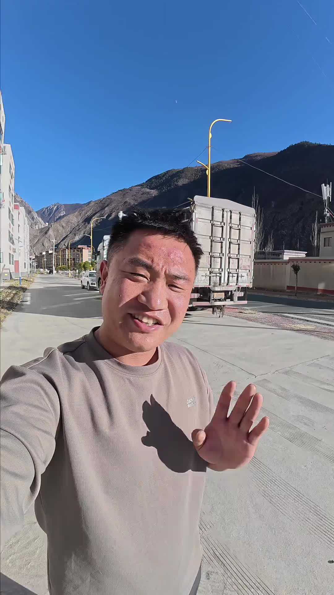 林芝朗县到拉萨，放空270公里卡车司机大话西游手游大话手游自由交易服大话手游致富计划