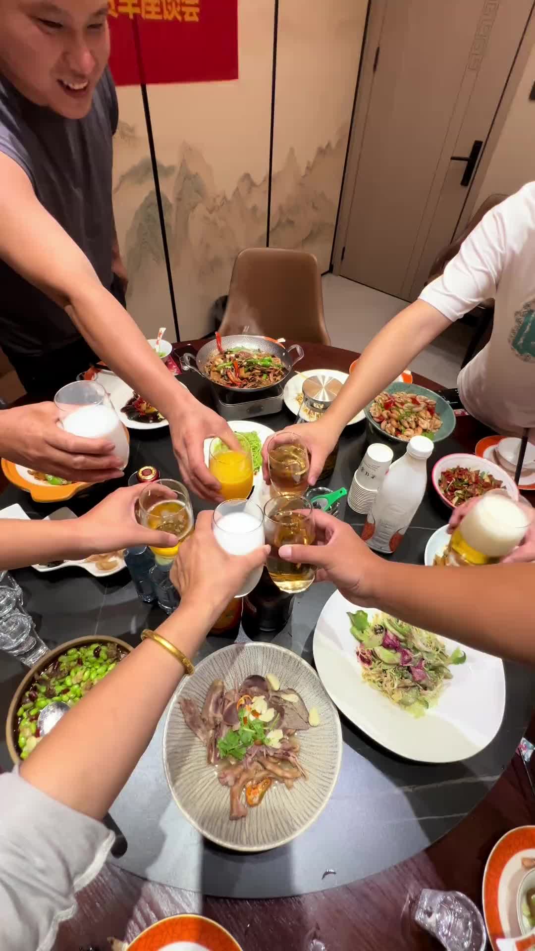 记录卡车生活 货车女司机小娜 努力的意义不是成功，而是不留遗憾。