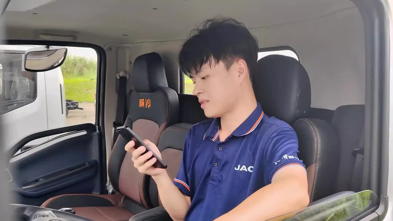 轻卡就不能舒舒服服睡个觉了？江淮1卡江淮威铃如何在汽车上度过一天