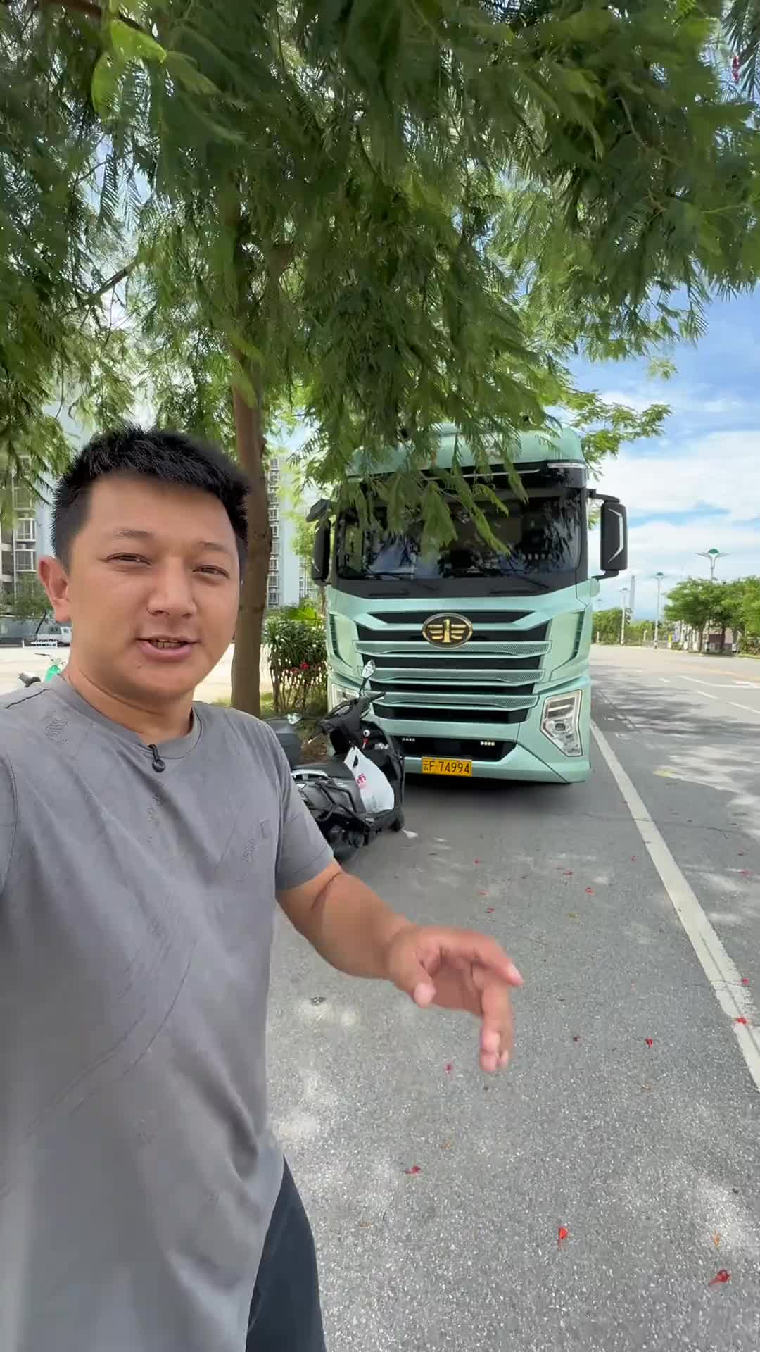 新车第一趟活，在高速上堵了整整一天 抖音商城
