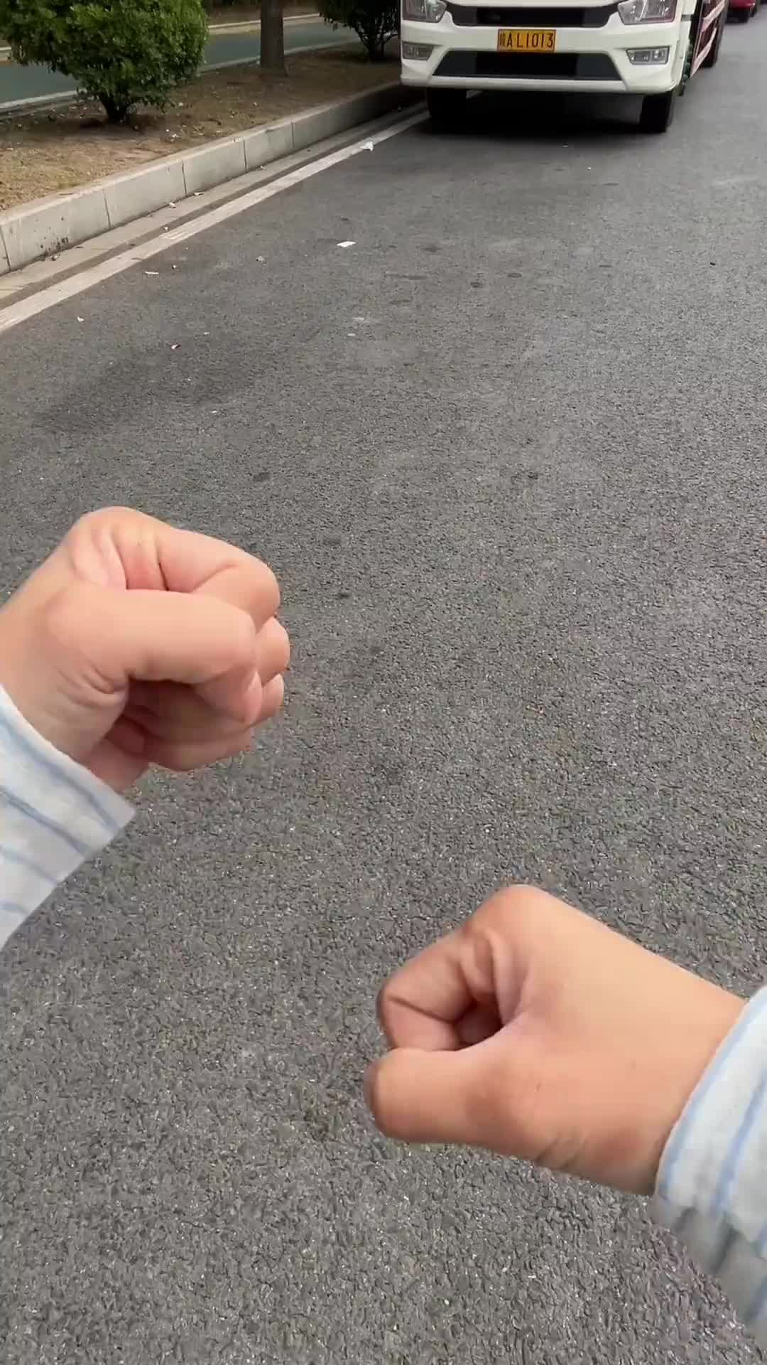 偶遇货运黄子韬。vlog十亿流量扶持计划 一米半半女司机运满满