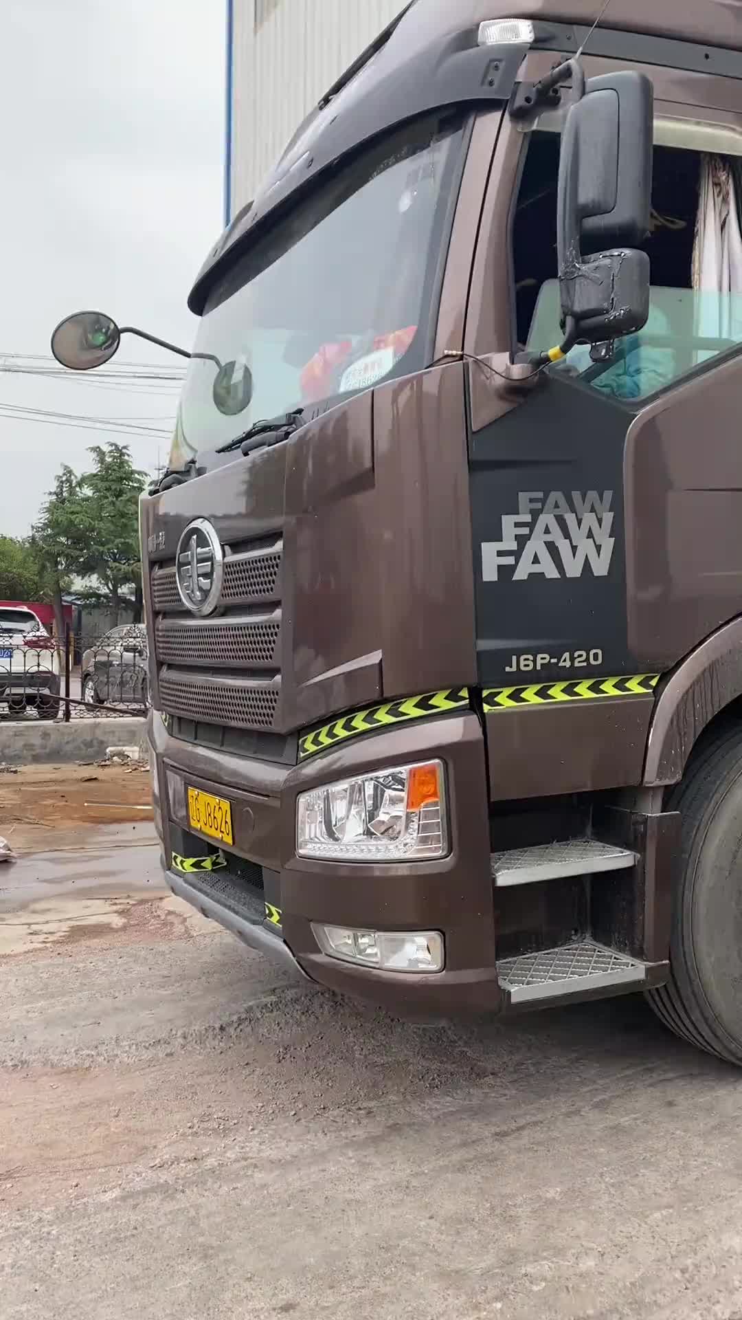 dou上热门 用抖音记录卡车生活 卡车人的心酸 开卡车的男人