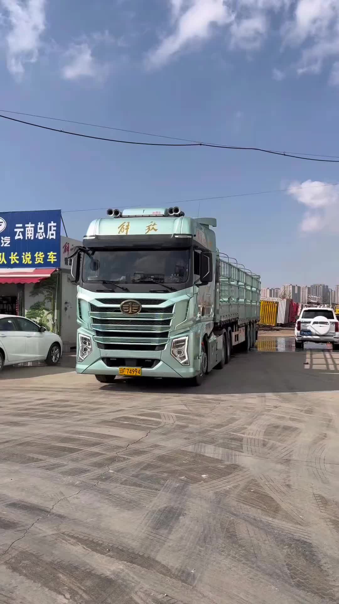 从昆明前往新疆乌鲁木齐全程3500多公里，兄弟们 第一次去新疆，需要注意些什么？