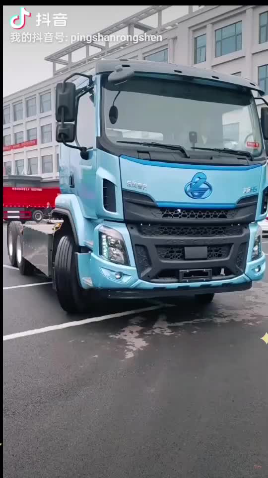 乘龙H5新能源牵引车宁德400电池，自重轻至8.9吨。#乘龙