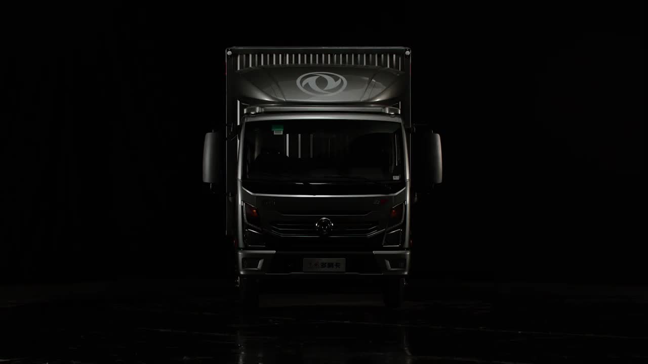 王者归来，东风定乾坤东风跃百万 同心共出征乘东风定乾坤商用车展东风轻型车