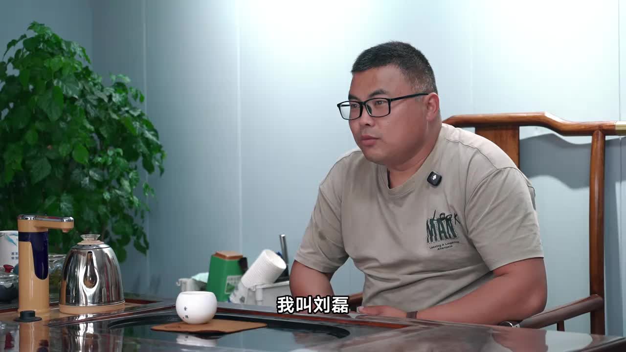 “我用了这么多年，都是解放轻卡，从来没掉过链子！”让用户来说话，让口碑来见证。解放轻卡，承诺每一程都可靠。解放轻卡 轻卡