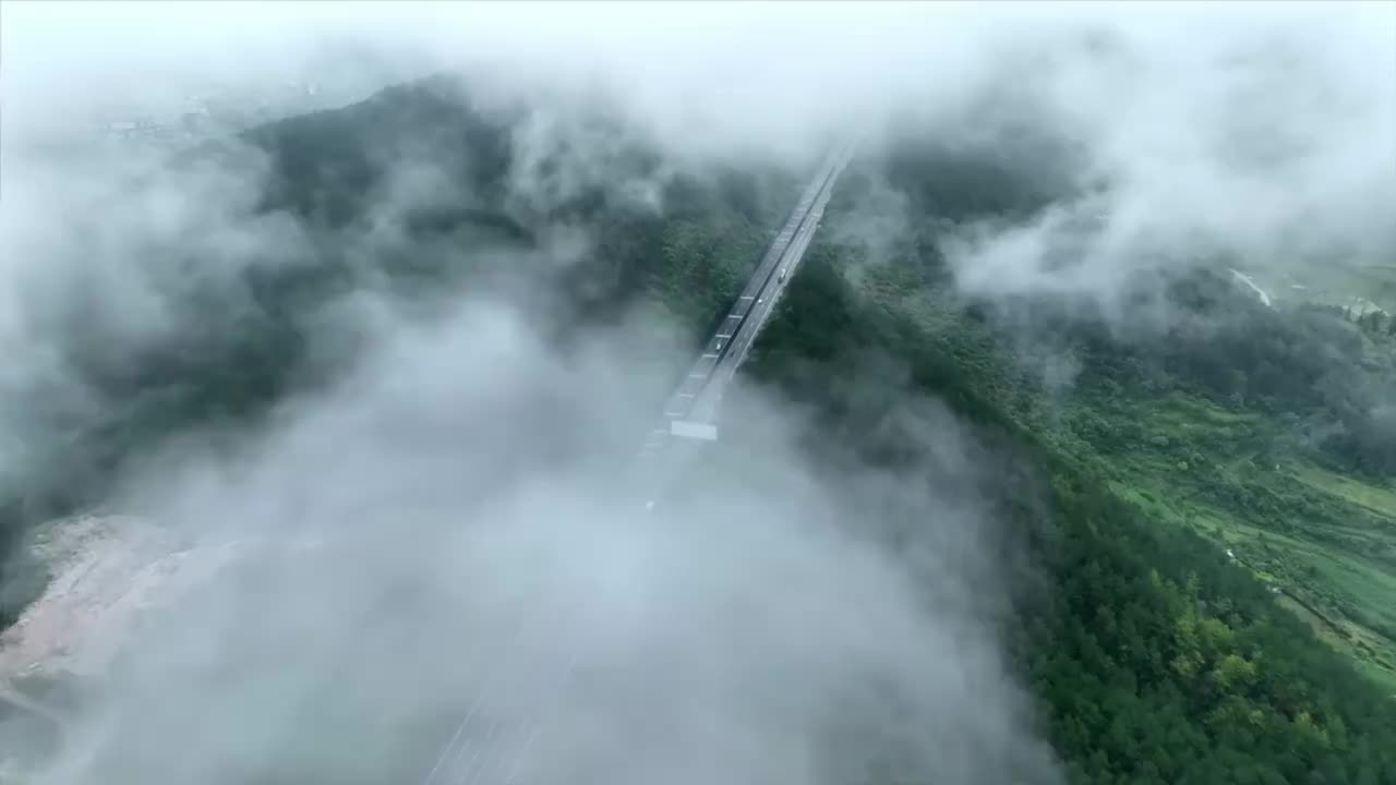 今天上班开什么？ 运输首选欧曼重卡 这辆欧曼银河9 了解一下？今天上班开什么