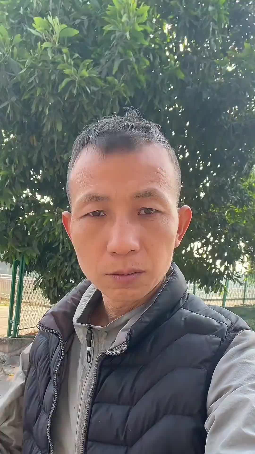 今天又干了平板车的活，搞完两车完美收工卡车司机 龙启新程乘龙行 瀚瀚vlog