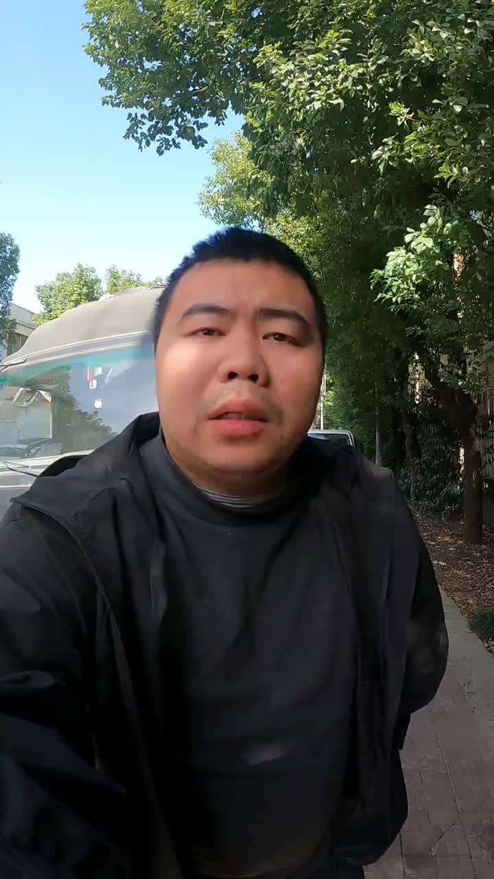 开货车知道亲嘴什么感觉吗？ 货车司机 货运行业 货物运输 卡车司机 货拉拉