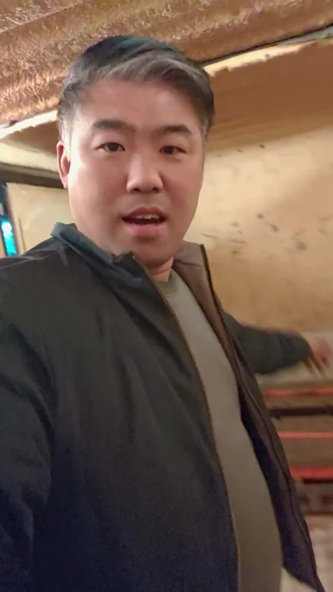 箱货拉模具还真是第一次，不好意思了平板兄弟们，抢走你们货了 货车司机 货拉拉司机 厢式货车 模具