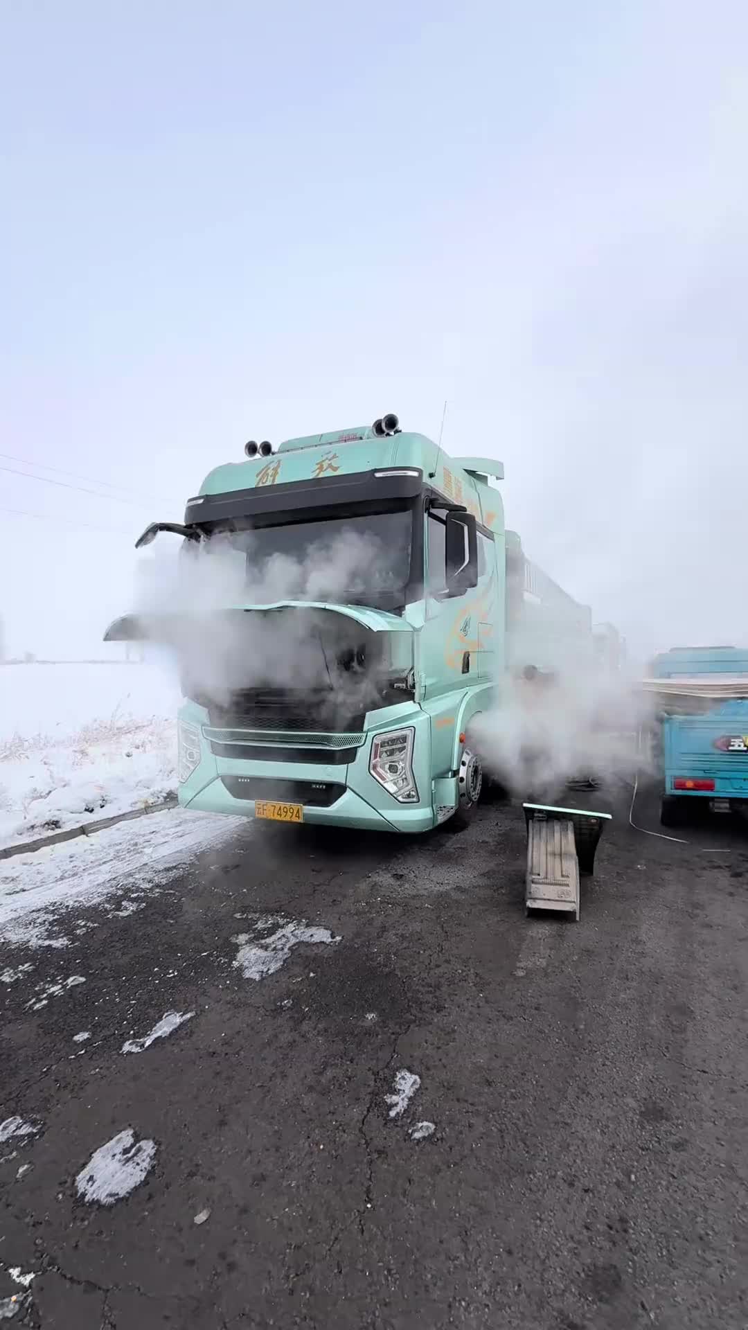 新年第一趟活，新疆回云南，柴油冻了，车打不着，零下十几度遭罪