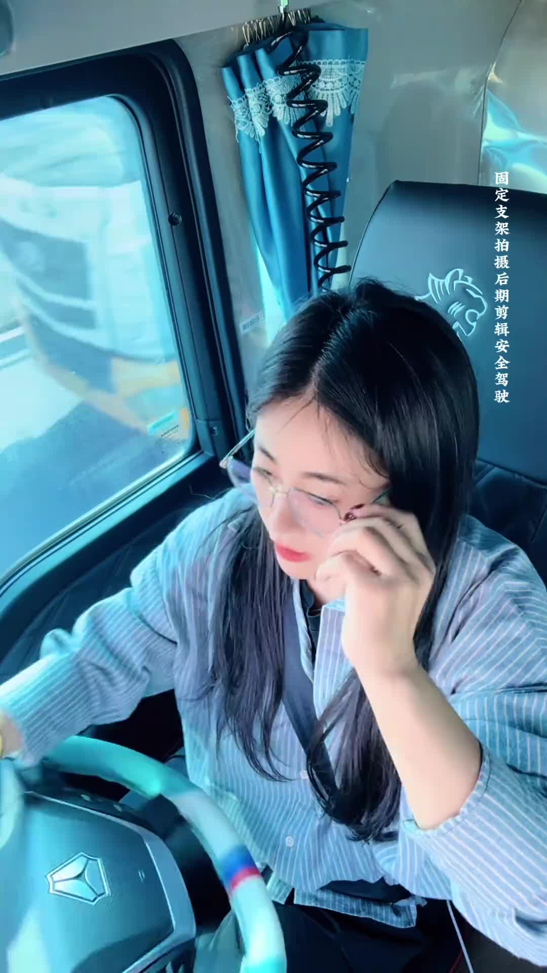 刚卸完快递。还没有补觉，没想到又接了一单去湖北荆州的，全程600公里，今天装明天卸！记录卡车生活 货运日常vlog 运满满