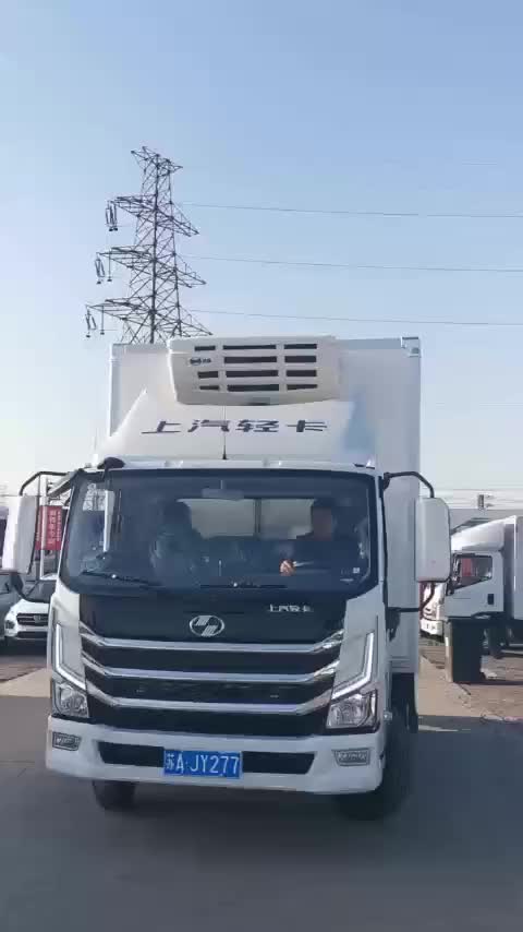 高效冷链 创富领“鲜”！超越H500冷藏车，三明治复合夹层保温箱，保温性能卓越！ 顶部多功能移动挂架，装卸灵活！18m³