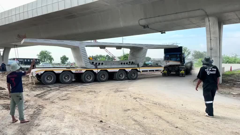 听听日野700变速箱的声浪[微笑]