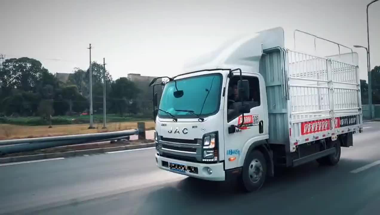 《在路上》——因为热爱所以努力， 来听听钟师傅怎么说江淮1卡 江淮威铃 因为热爱所以坚持 卡车司机探寻好生活的百种温度