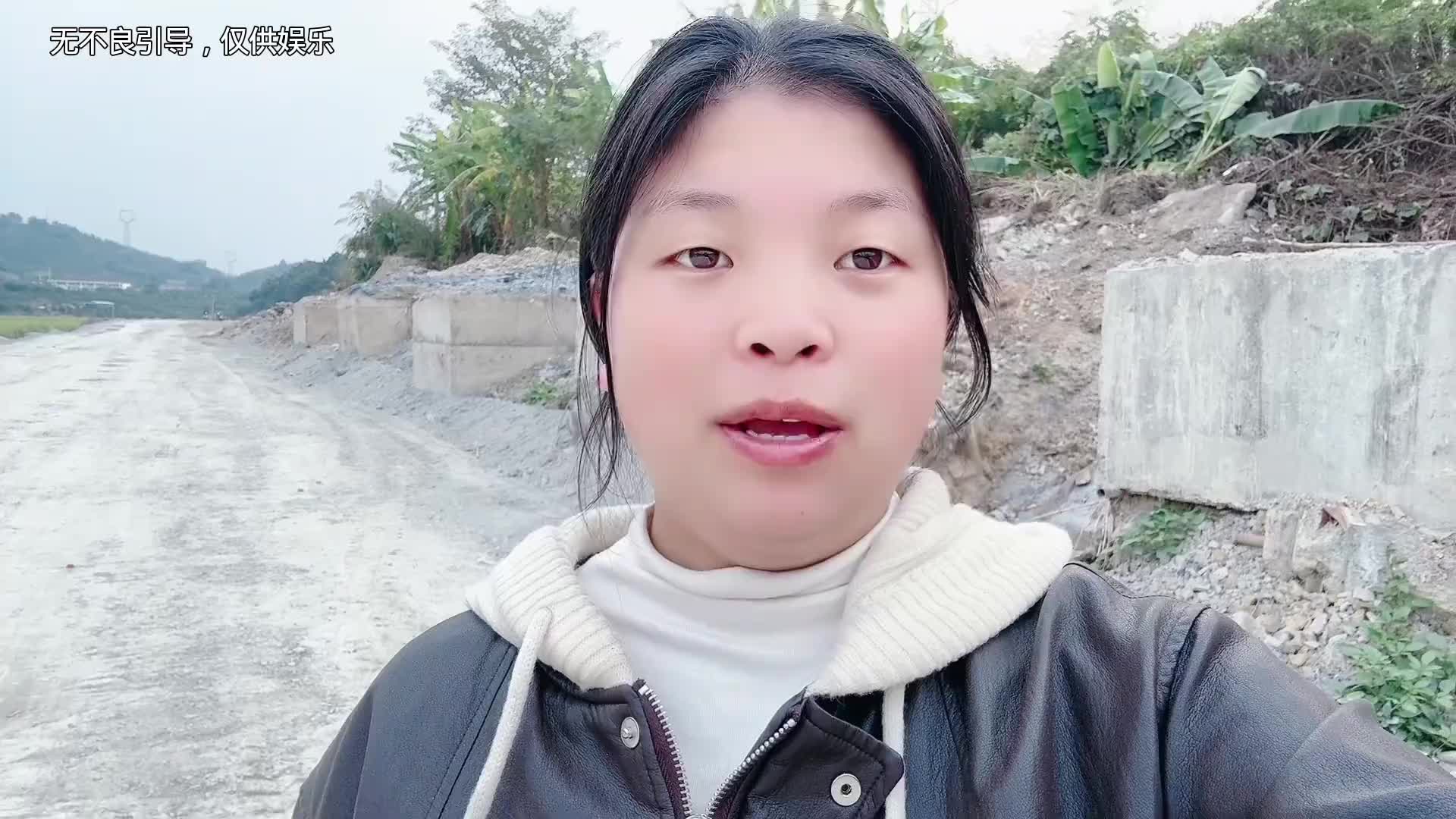 我一直都说货运有风险，入行需谨慎，但总有朋友认为，这样说是怕他抢饭碗货车司机货运行业全国卡友女司机来了