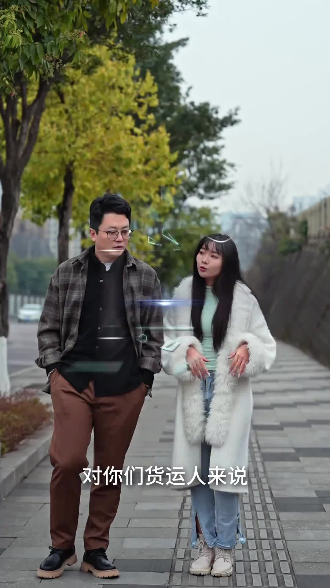 不是轻卡买不起，而是小轻卡 更有性价比！跨越者D5 装载不虚更合规，多场景运输实力派，买着省用着省！长安跨越