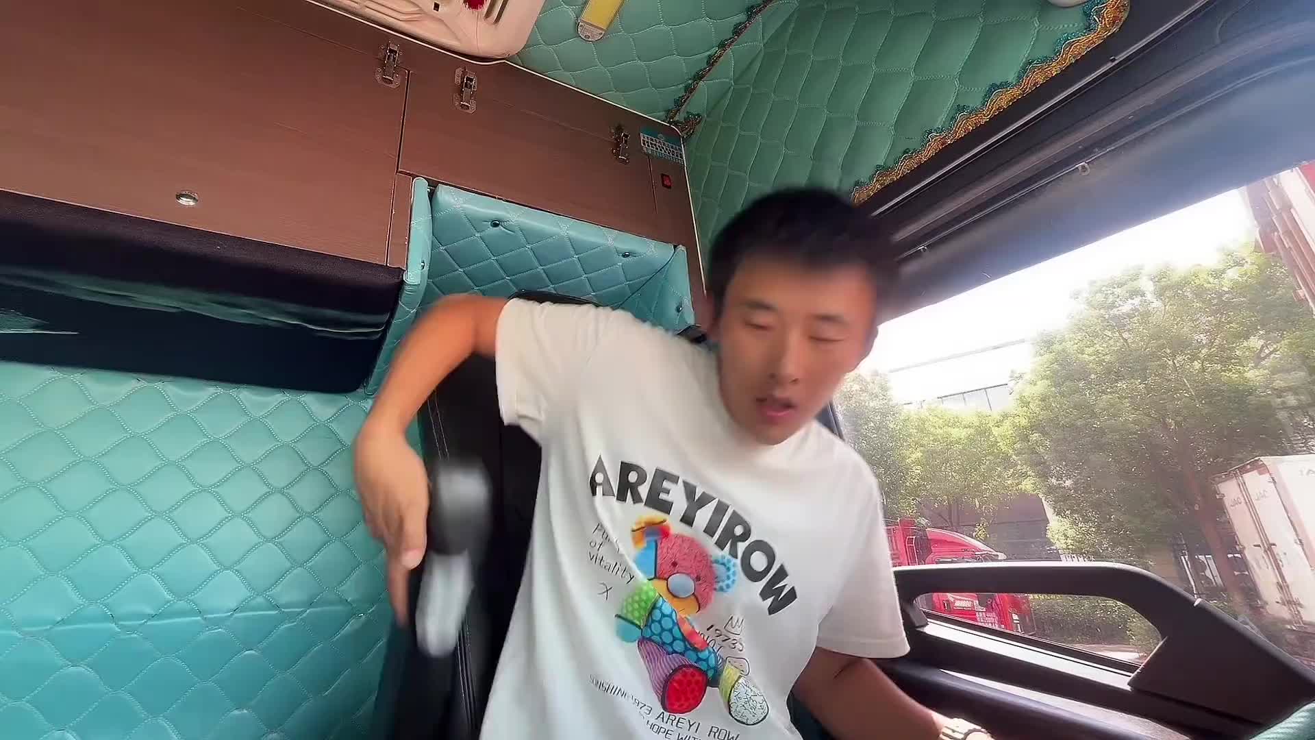 高速堵车,车山车海,还是国道好走 卡车司机 卡车司机的日常 记录真实生活 冷藏宁哥 一人一车一世界