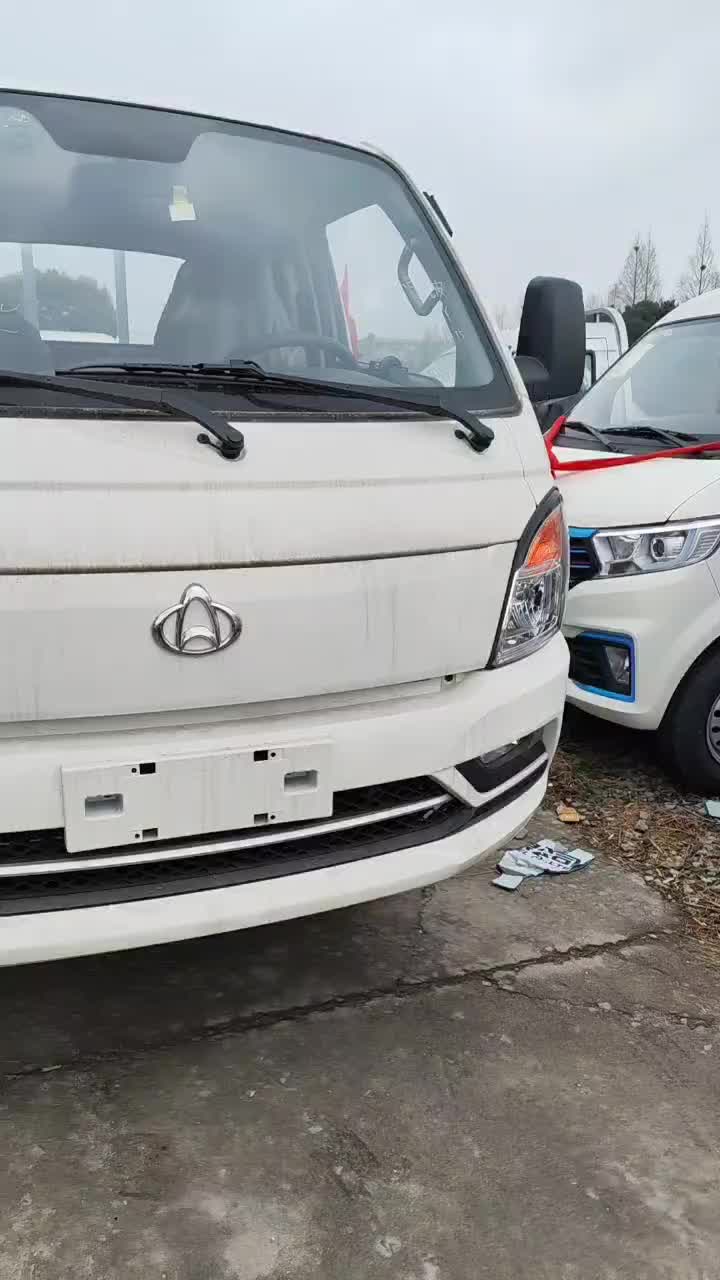 长安D5排半车型,