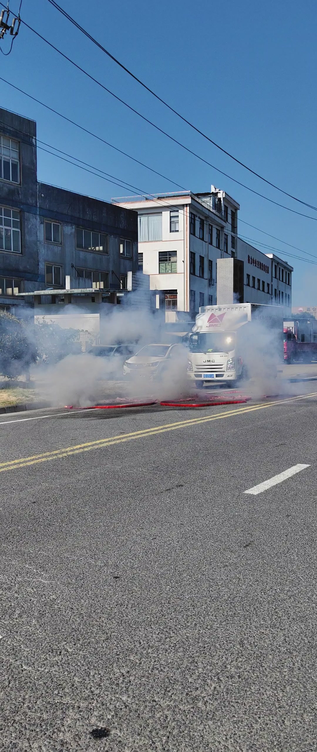 今天给客户送车上门，凯威蓝鲸厢式JX495发动机